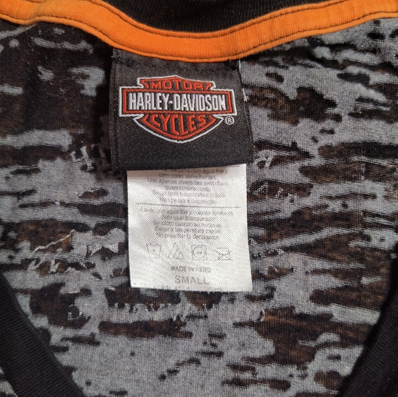 3/$10⭐ Harley Davidson v-neck t-shirt, women's small, black and gray - Picture 5 of 10